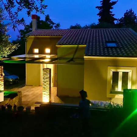 Anna's House בית נופש פראמה