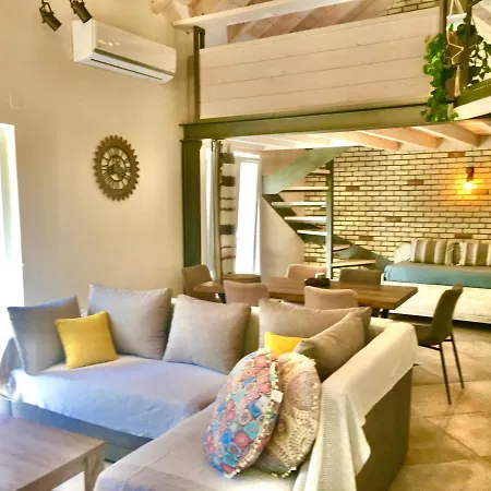 בית נופש Anna's House פראמה